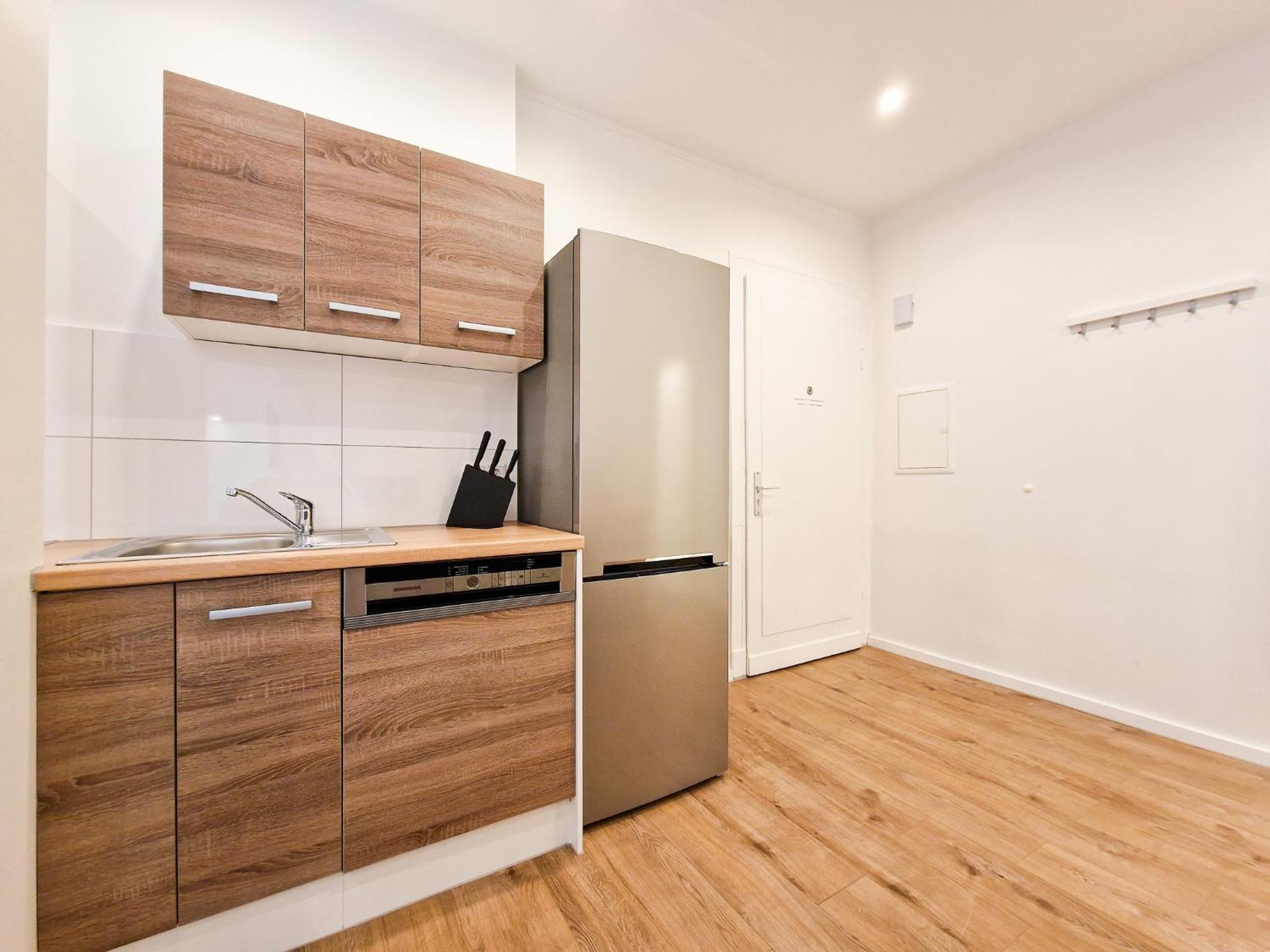 Raj Living - 1 Or 3 Room Apartments - 20 Min Messe Dus And Old Town Dus Düsseldorf Exterior foto